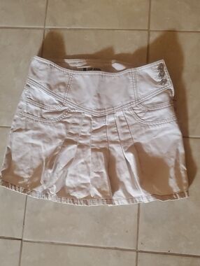 GAP White Pleated Mini Skirt with Side Button Accents